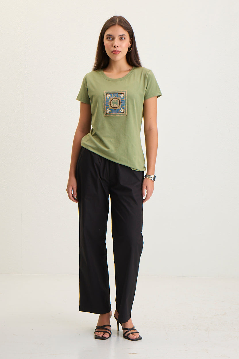 Green embroidey tshirt