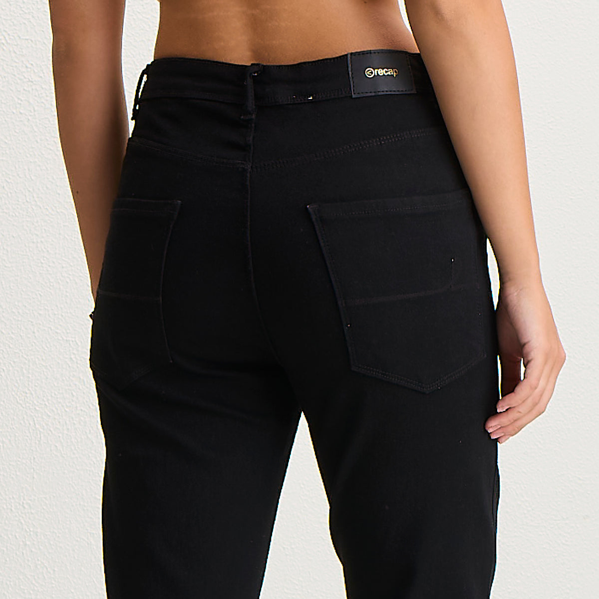 Straight -Fit High Rise Black Denim
